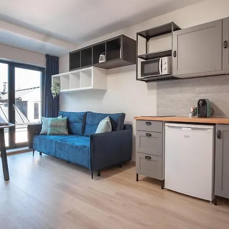 Apartment Iron By Mb